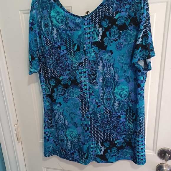 White Stag XL Short Sleeved Pull Over Top - Picture 5 of 9